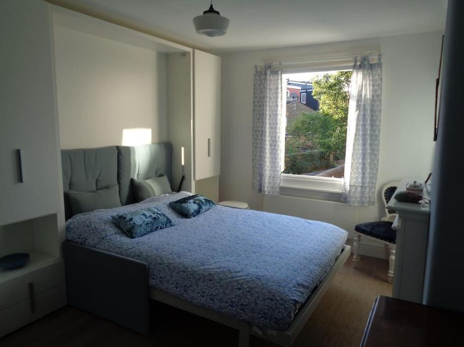 Charming English Style Studio Flat London Exterior photo